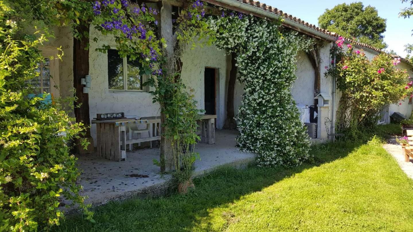 Clos De La Source Saint-Martin-du-Bois  ภายนอก รูปภาพ