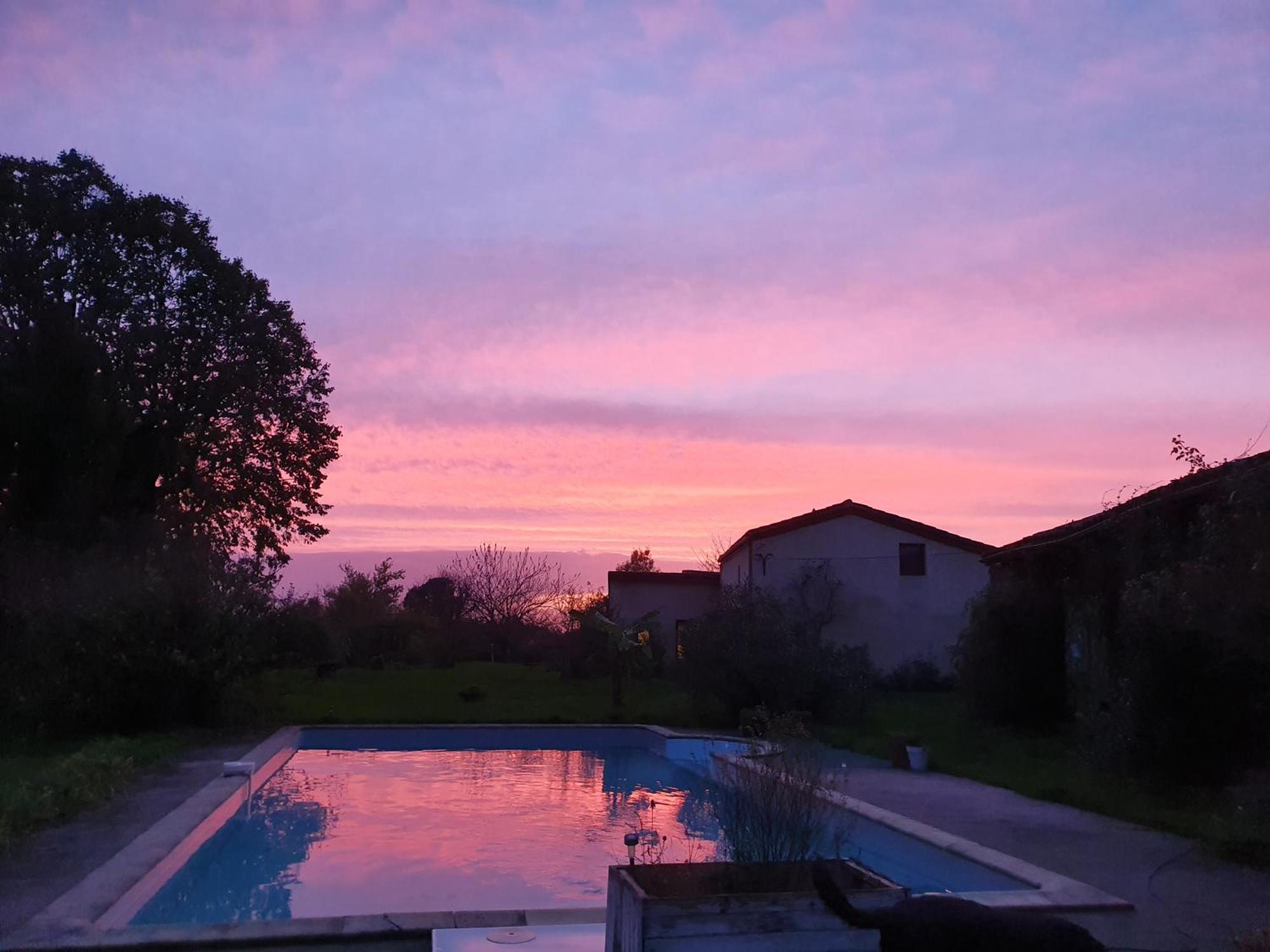 Clos De La Source Saint-Martin-du-Bois  ภายนอก รูปภาพ